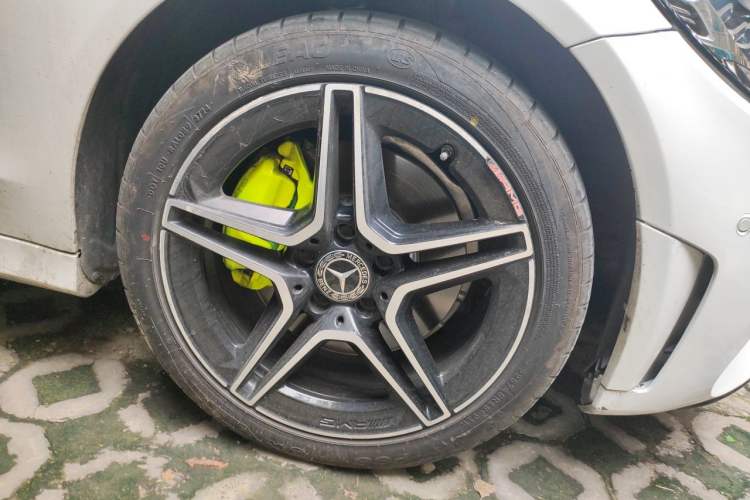 Used Mercedes-Benz C-Class 2021 C 260 Star Edition Right Front Wheel Hub