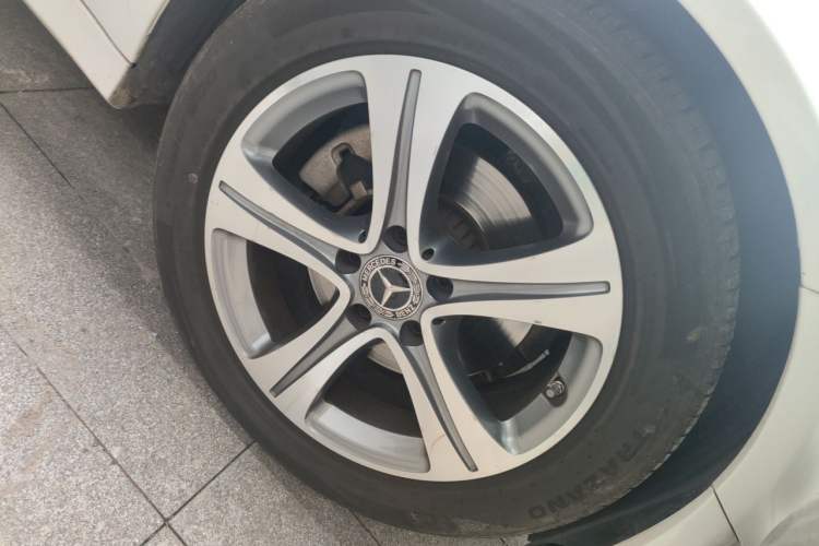 Used Mercedes-Benz C-Class 2021 C 260 L Sport Edition Right Front Wheel Hub