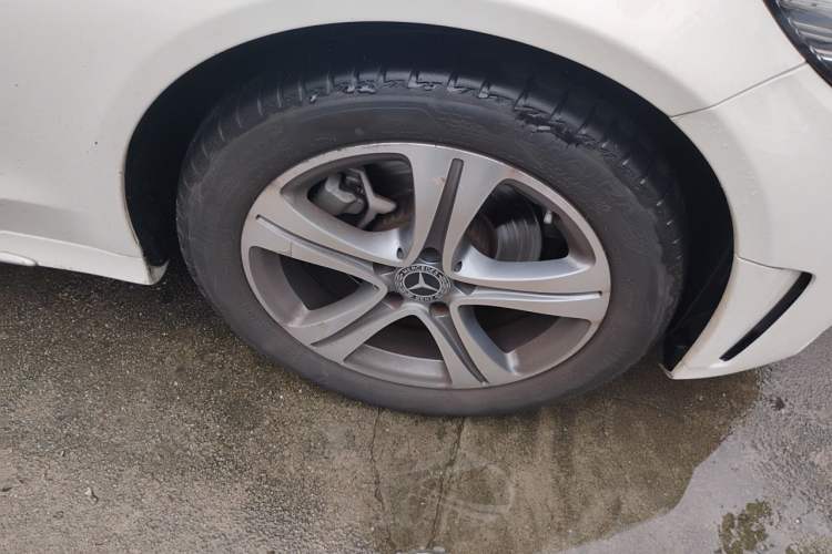 Used Mercedes-Benz C-Class 2021 C 260 L Sport Edition Right Front Wheel Hub