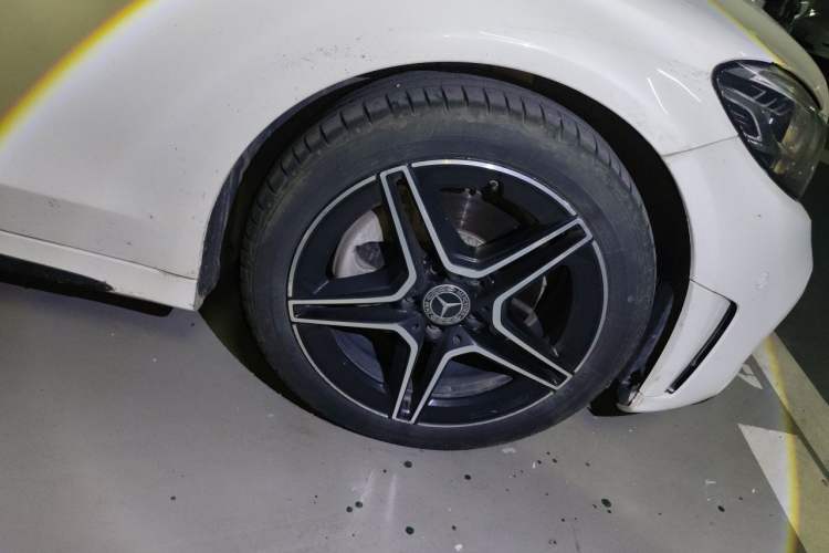 Used Mercedes-Benz C-Class 2021 C 260 Star Edition Right Front Wheel Hub