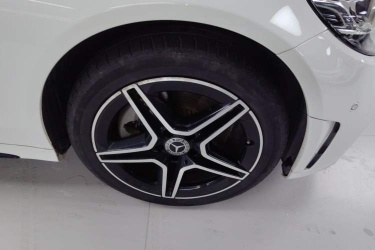 Used Mercedes-Benz C-Class 2021 C 260 Star Edition Right Front Wheel Hub