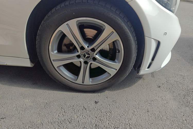 Used Mercedes-Benz C-Class 2021 C 260 L Sport Edition Right Front Wheel Hub