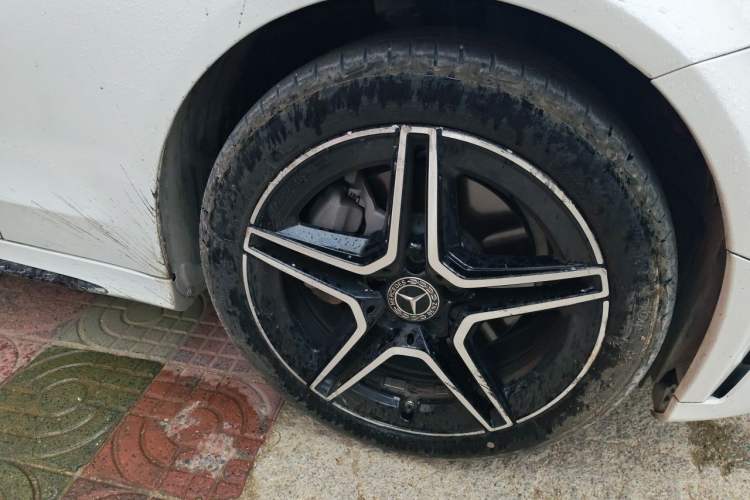Used Mercedes-Benz C-Class 2021 C 260 Star Edition Right Front Wheel Hub