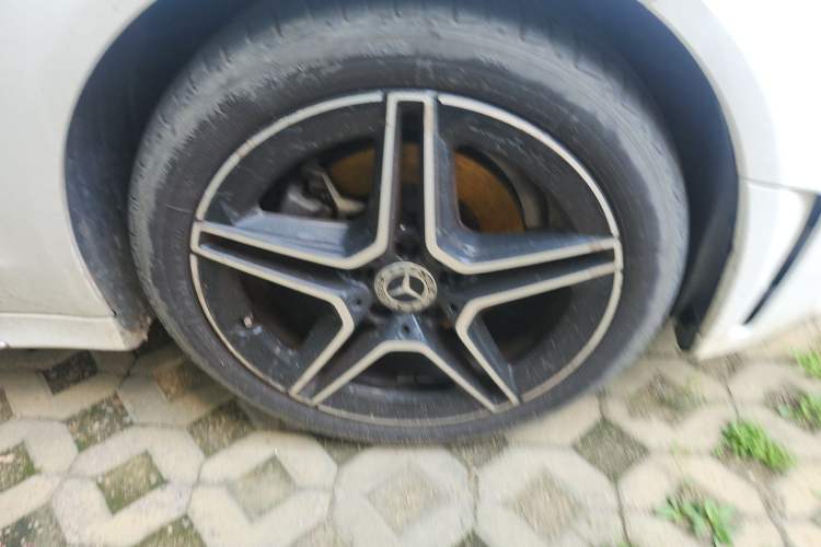 Used Mercedes-Benz C-Class 2021 C 260 L Sport Edition Star Collection Right Front Wheel Hub
