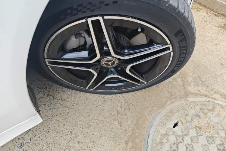Used Mercedes-Benz C-Class 2021 C 260 L Sport Edition Star Collection Right Front Wheel Hub