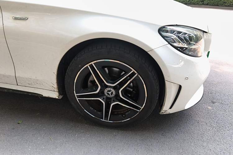 Used Mercedes-Benz C-Class 2021 C 260 Star Edition Right Front Wheel Hub