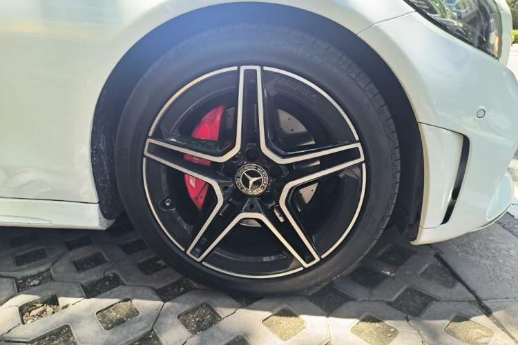 Used Mercedes-Benz C-Class 2021 C 260 Coupe Right Front Wheel Hub