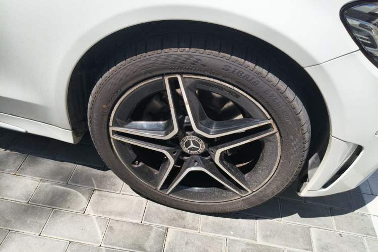 Used Mercedes-Benz C-Class 2021 C 260 L Sport Edition Star Collection Right Front Wheel Hub