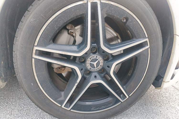 Used Mercedes-Benz C-Class 2021 C 260 Star Edition Right Front Wheel Hub