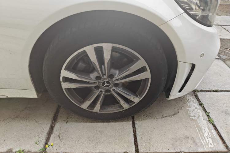 Used Mercedes-Benz C-Class 2021 C 200 L Fashion Edition Sport Version Right Front Wheel Hub