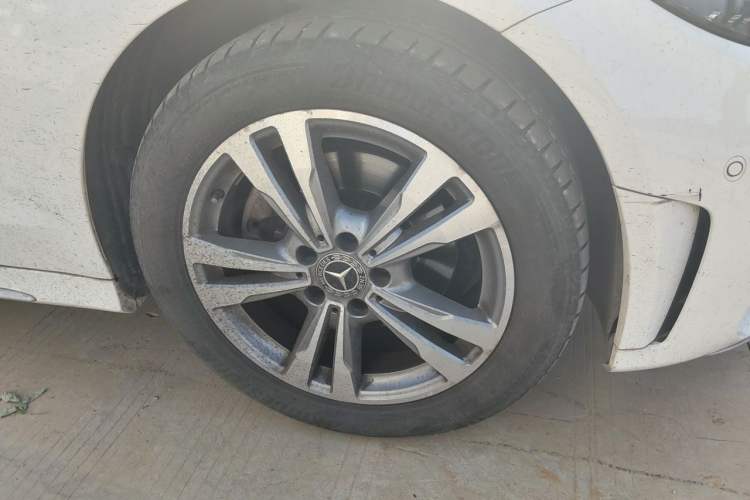 Used Mercedes-Benz C-Class 2021 C 200 L Fashion Edition Sport Version Right Front Wheel Hub