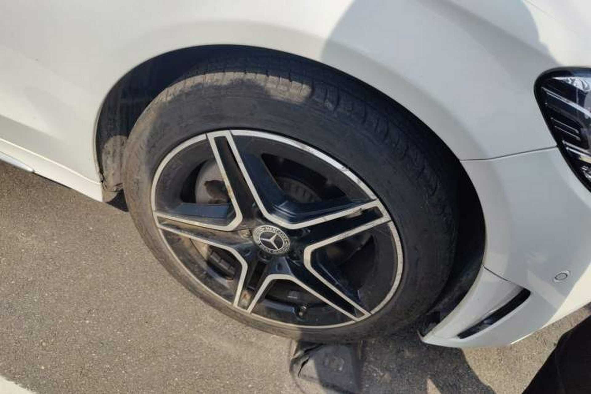 Used Mercedes-Benz C-Class 2021 C 260 L Sport Edition Star Collection Right Front Wheel Hub