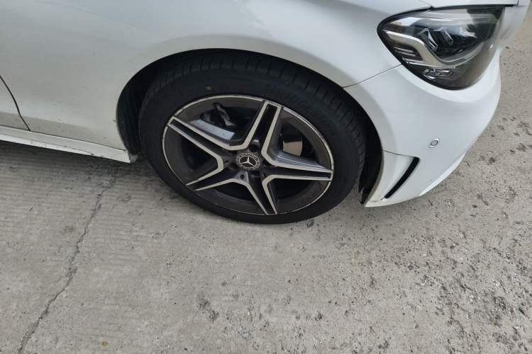 Used Mercedes-Benz C-Class 2021 C 260 Coupe Right Front Wheel Hub