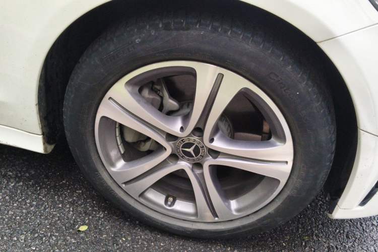 Used Mercedes-Benz C-Class 2021 C 260 L Sport Edition Right Front Wheel Hub