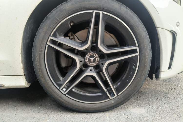 Used Mercedes-Benz C-Class 2021 C 260 Star Edition Right Front Wheel Hub
