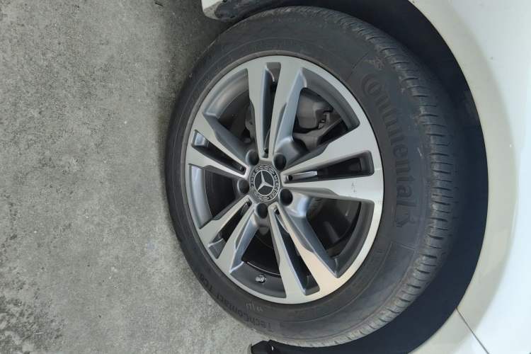 Used Mercedes-Benz C-Class 2021 C 200 L Fashion Edition Sport Version Right Front Wheel Hub