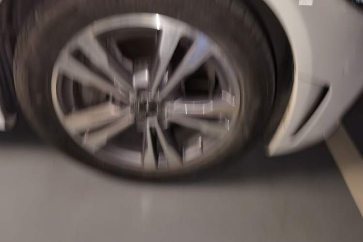 Used Mercedes-Benz C-Class 2021 C 200 L Fashion Edition Sport Version Right Front Wheel Hub