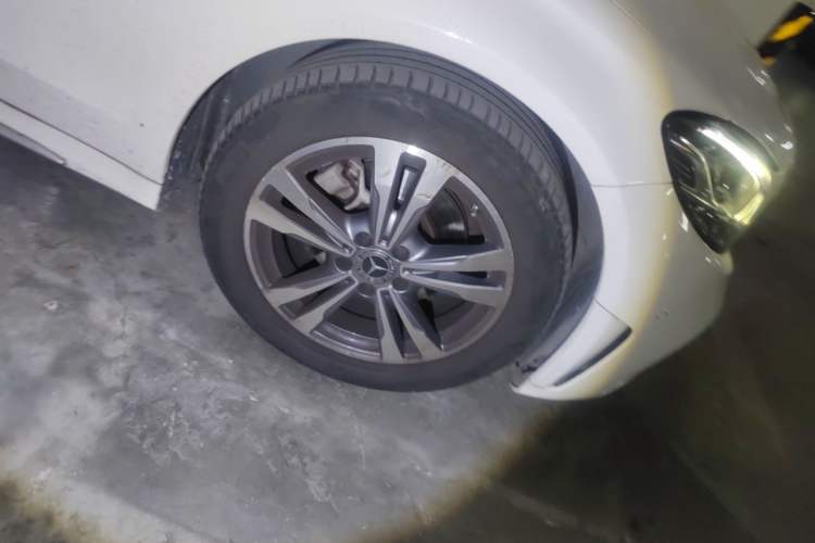Used Mercedes-Benz C-Class 2021 C 200 L Fashion Edition Sport Version Right Front Wheel Hub