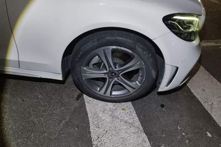 Used Mercedes-Benz C-Class 2021 C 260 L Sport Edition Right Front Wheel Hub
