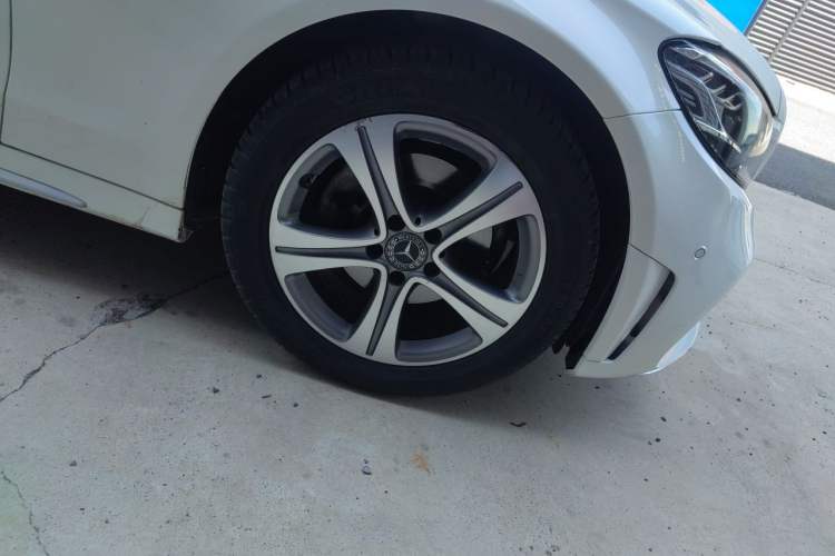 Used Mercedes-Benz C-Class 2021 C 260 L Sport Edition Right Front Wheel Hub