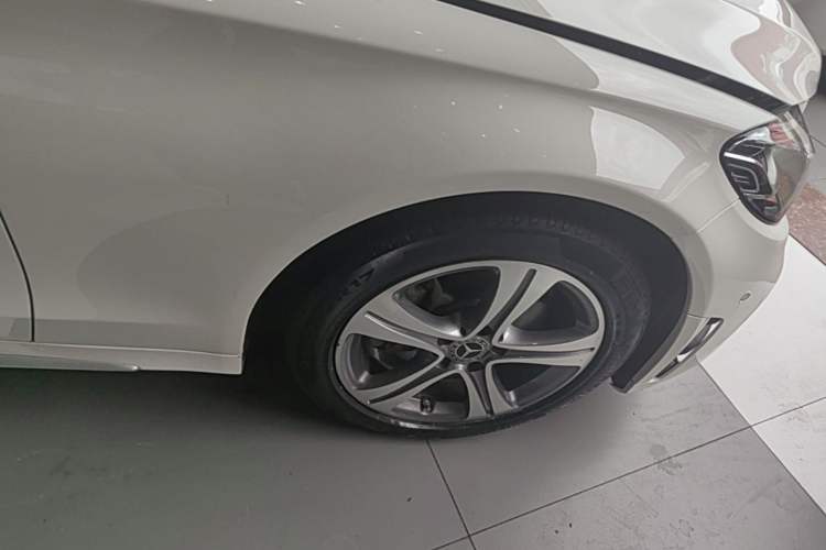 Used Mercedes-Benz C-Class 2021 C 260 L Sport Edition Right Front Wheel Hub