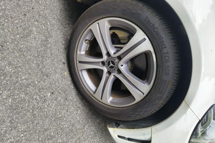 Used Mercedes-Benz C-Class 2021 C 260 L Sport Edition Right Front Wheel Hub