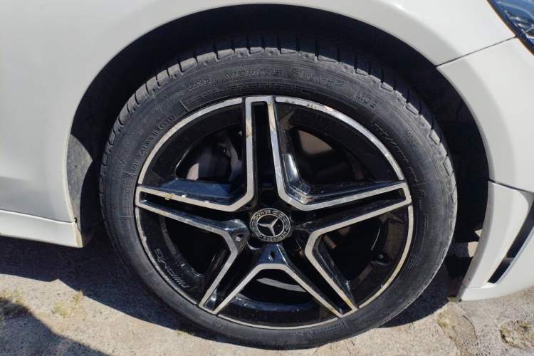 Used Mercedes-Benz C-Class 2021 C 260 L Sport Edition Star Collection Right Front Wheel Hub