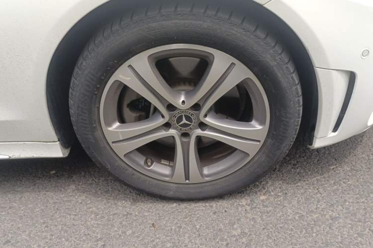 Used Mercedes-Benz C-Class 2021 C 260 L Sport Edition Right Front Wheel Hub