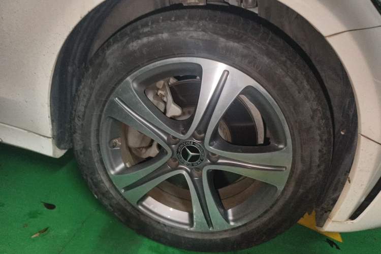 Used Mercedes-Benz C-Class 2021 C 260 L Sport Edition Right Front Wheel Hub