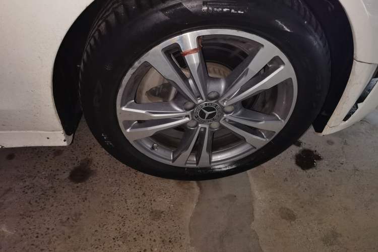 Used Mercedes-Benz C-Class 2021 C 200 L Fashion Edition Sport Version Right Front Wheel Hub