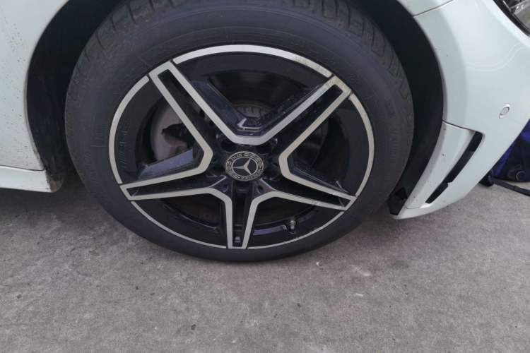 Used Mercedes-Benz C-Class 2021 C 260 Star Edition Right Front Wheel Hub