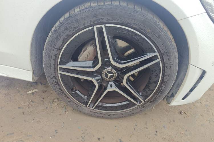 Used Mercedes-Benz C-Class 2021 C 260 Coupe Right Front Wheel Hub