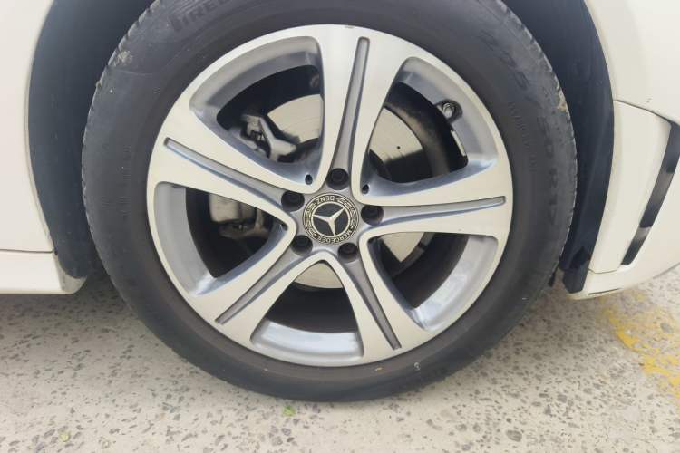 Used Mercedes-Benz C-Class 2021 C 260 L Sport Edition Right Front Wheel Hub