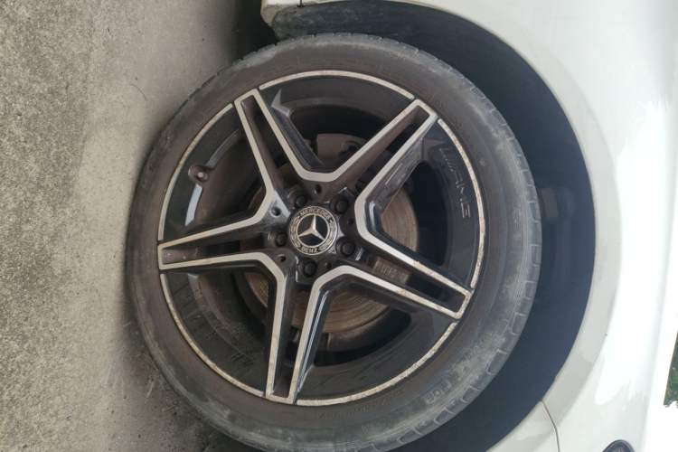 Used Mercedes-Benz C-Class 2021 C 260 L Sport Edition Star Collection Right Front Wheel Hub