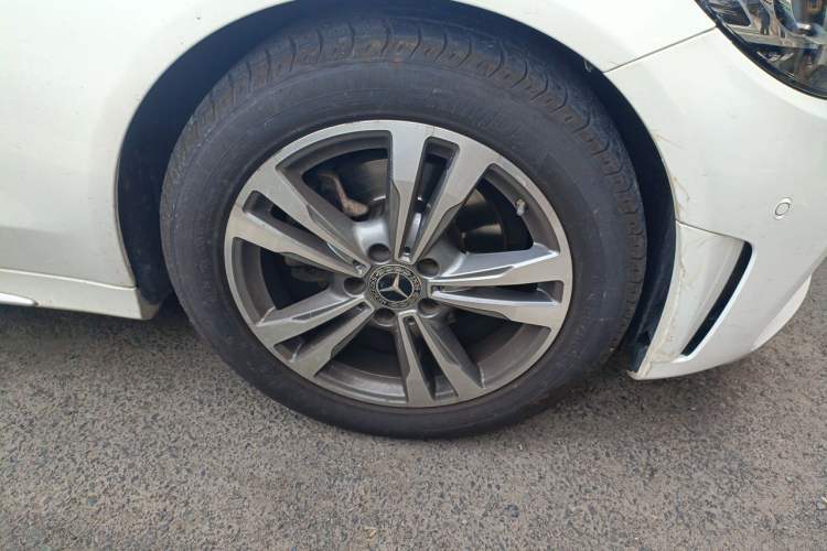 Used Mercedes-Benz C-Class 2021 C 200 L Fashion Edition Sport Version Right Front Wheel Hub