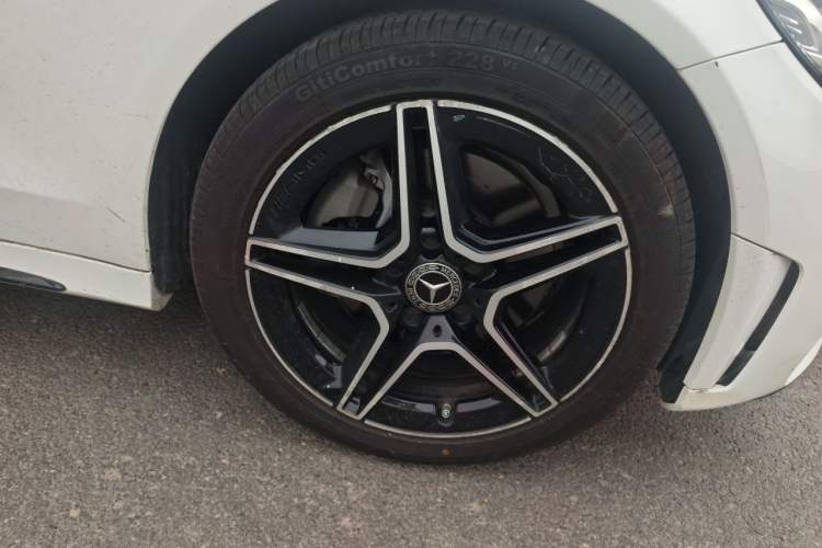 Used Mercedes-Benz C-Class 2021 C 260 Star Edition Right Front Wheel Hub