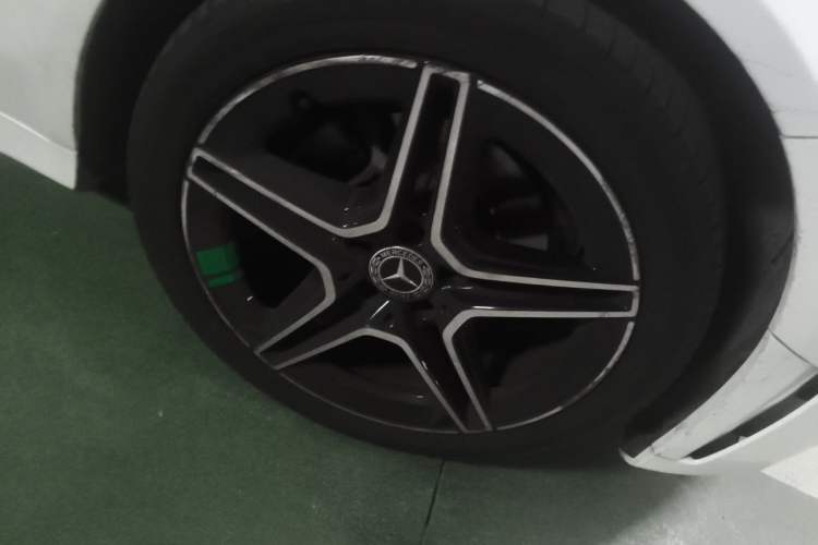 Used Mercedes-Benz C-Class 2021 C 260 Star Edition Right Front Wheel Hub