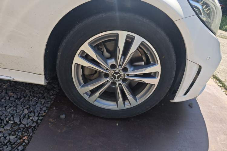 Used Mercedes-Benz C-Class 2021 C 200 L Fashion Edition Sport Version Right Front Wheel Hub