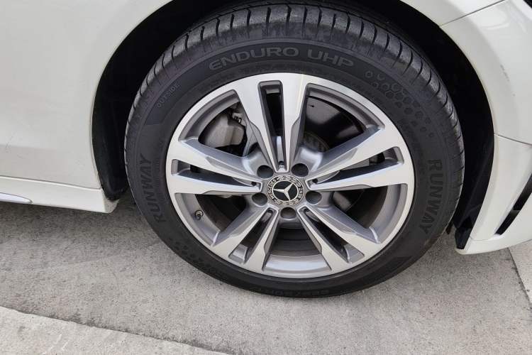 Used Mercedes-Benz C-Class 2021 C 200 L Fashion Edition Sport Version Right Front Wheel Hub