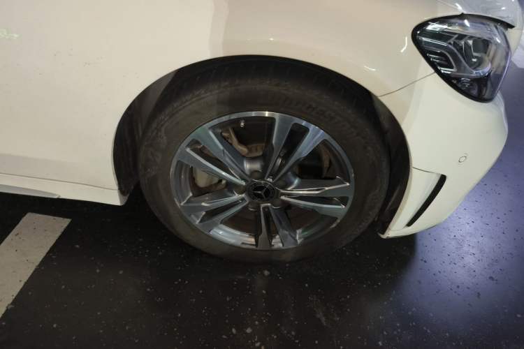Used Mercedes-Benz C-Class 2021 C 200 L Fashion Edition Sport Version Right Front Wheel Hub