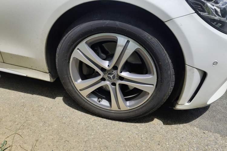 Used Mercedes-Benz C-Class 2021 C 260 L Sport Edition Right Front Wheel Hub