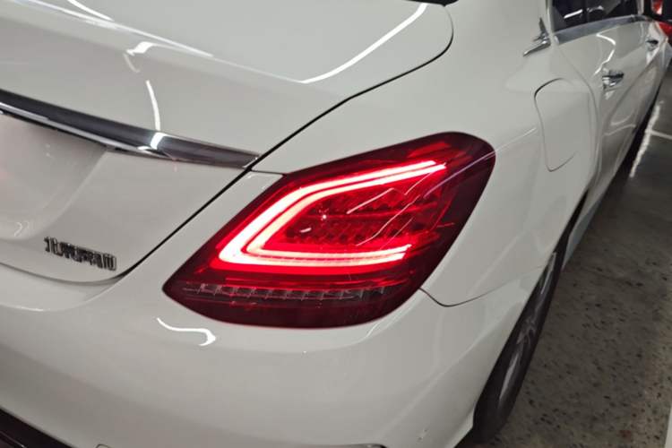 Used Mercedes-Benz C-Class 2021 C 200 L Fashion Edition Sport Version Right Rear Taillight
