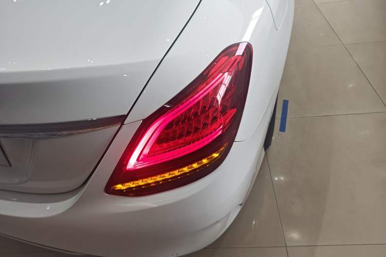 Used Mercedes-Benz C-Class 2021 C 260 L Sport Edition Right Rear Taillight
