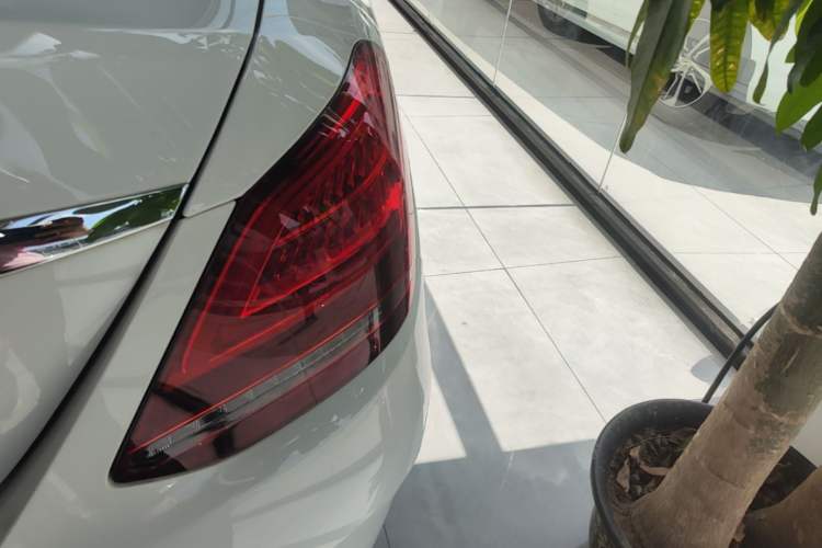 Used Mercedes-Benz C-Class 2021 C 200 L Fashion Edition Sport Version Right Rear Taillight