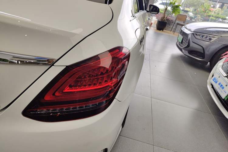 Used Mercedes-Benz C-Class 2021 C 200 L Fashion Edition Sport Version Right Rear Taillight