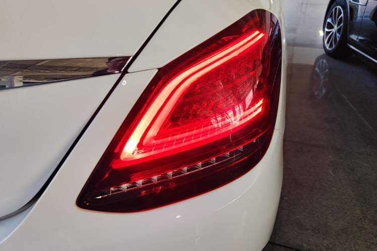 Used Mercedes-Benz C-Class 2021 C 200 L Fashion Edition Sport Version Right Rear Taillight