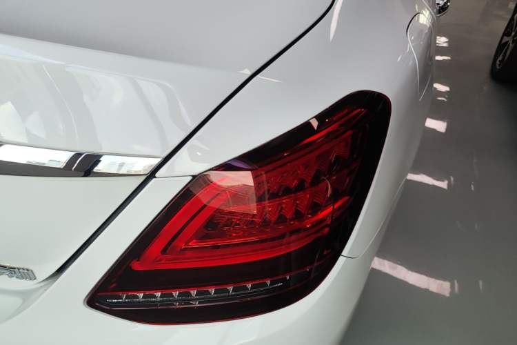 Used Mercedes-Benz C-Class 2021 C 200 L Fashion Edition Sport Version Right Rear Taillight