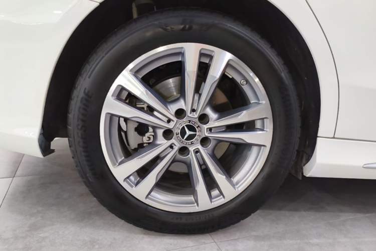 Used Mercedes-Benz C-Class 2021 C 200 L Fashion Edition Sport Version Right Rear Wheel Hub