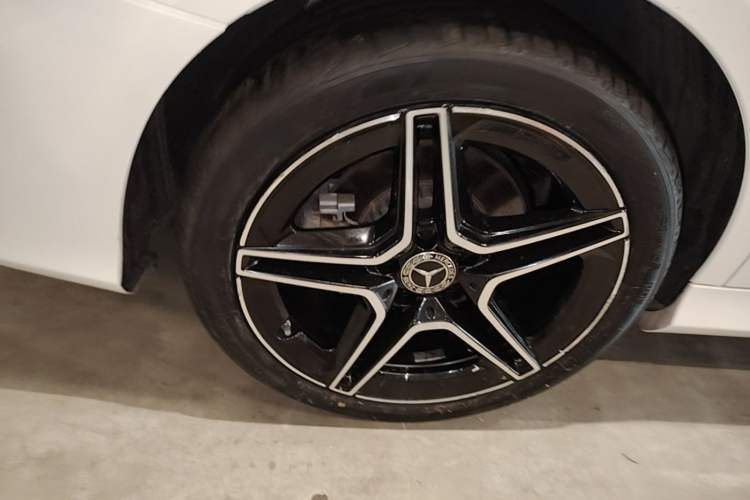 Used Mercedes-Benz C-Class 2021 C 260 L Sport Edition Star Collection Right Rear Wheel Hub