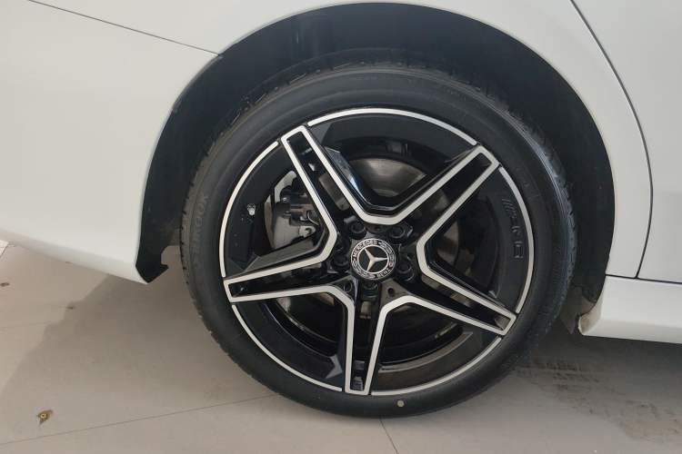 Used Mercedes-Benz C-Class 2021 C 260 L Sport Edition Star Collection Right Rear Wheel Hub